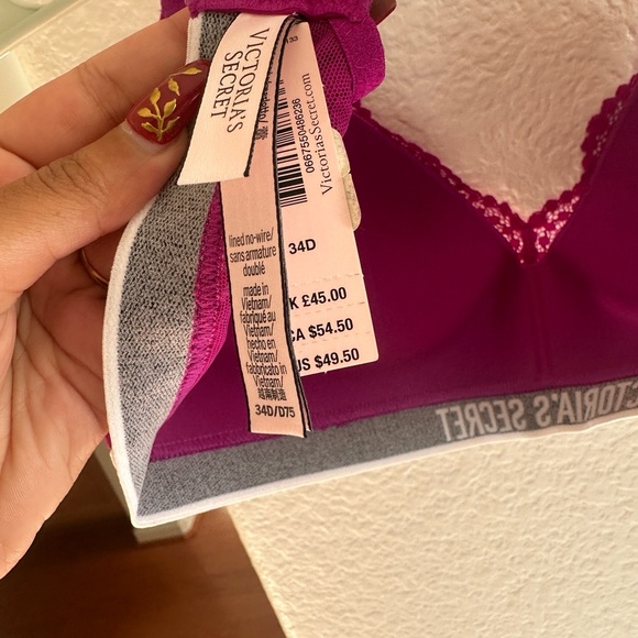 Magenta NWT Victorias Secret Bra - Picture 3 of 3